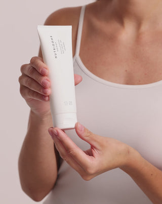 Čistiaci a hydratačný gél na tvár s alantoínom Nutridome_3 - 3