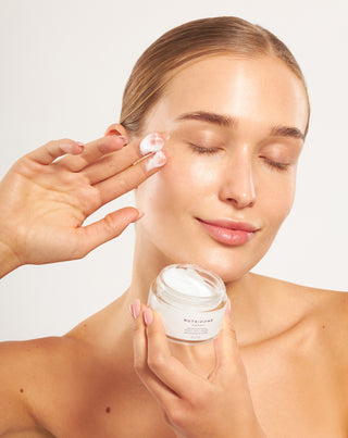 Súprava denný krém, nočný krém, krém na ruky a kozmetická taštička Nutridome - 4