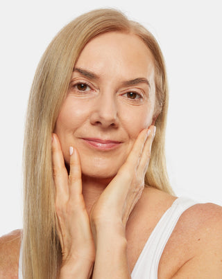 Balzam na pery Aggie meniaci farbu s kyselinou hyalurónovou a vitamínom E - 2