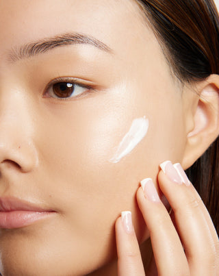 Výživný denný pleťový krém so spirulinou a prírodnými olejmi pre všetky typy pleti Uddo - 2