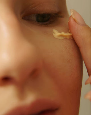 Rozjasňujúci denný a nočný očný krém s kofeínom a koenzýmom Q10 Manilu - 2