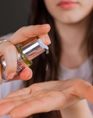 Vyhladzujúci elixír na vlasy s kyselinou hyalurónovou a vegánskym hodvábom Auna - 2