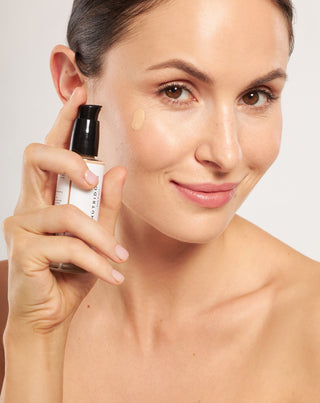 Rozjasňujúci hydratačný make-up s kyselinou hyalurónovou 03 Vanilla Nutridome - 4