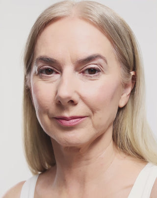 Balzam na pery Aggie meniaci farbu s kyselinou hyalurónovou a vitamínom E - 4