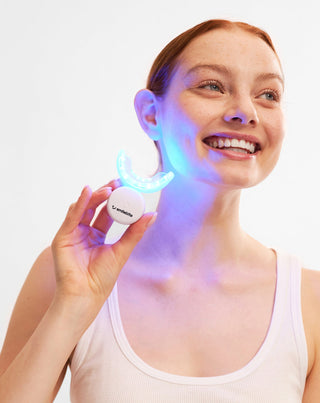 Sada na bielenie zubov s LED lampou a bieliacim gélom Light & Bright Smilebite - 3